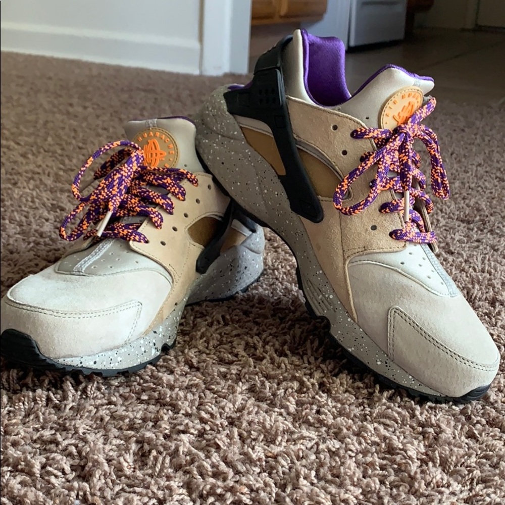 Men’s Nike Huarache - Size 10